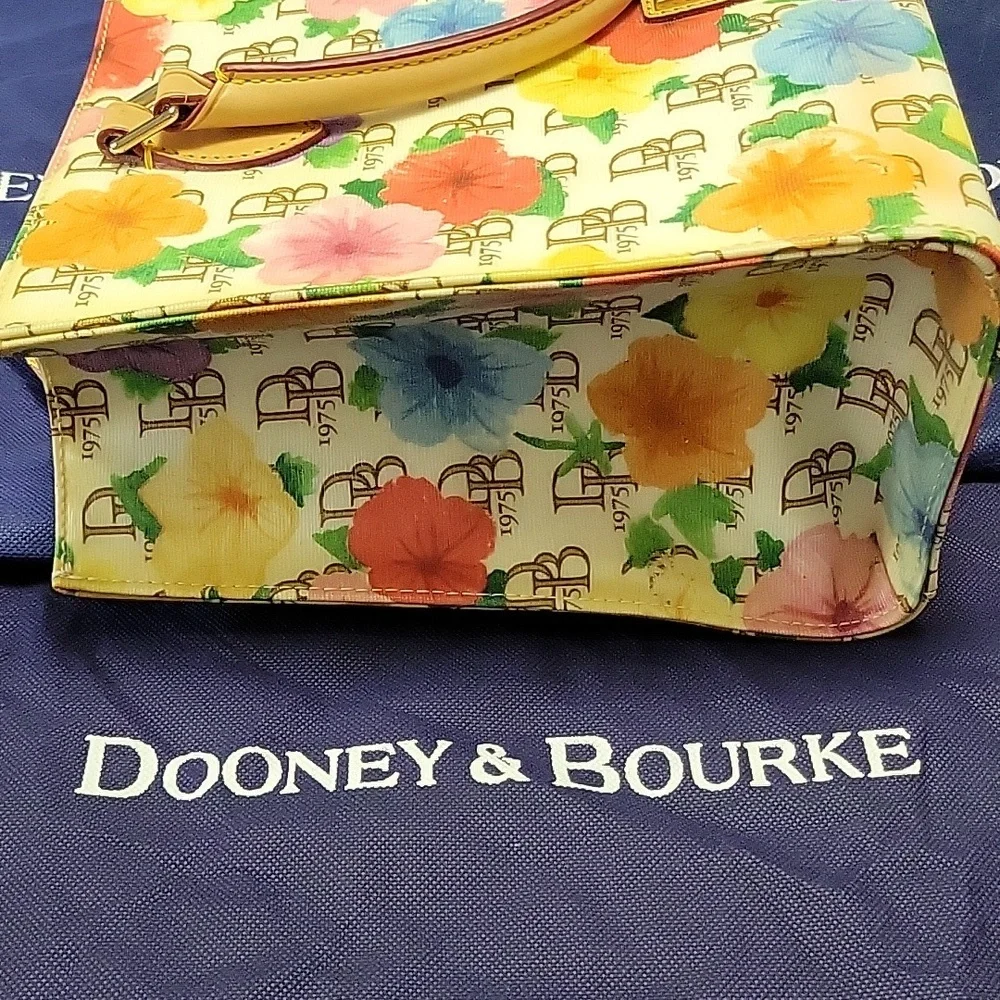 Dooney & Bourke 1975 Hibiscus Tote Handbag NWOT - Picture 7 of 8